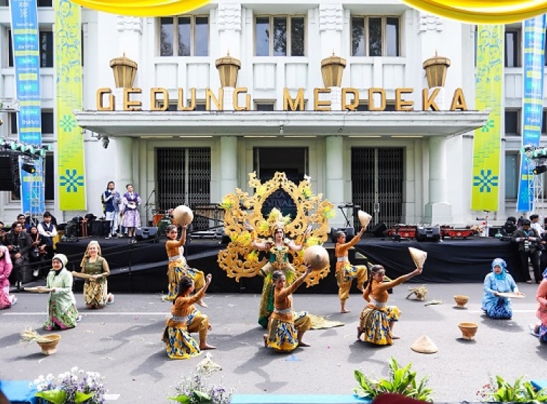 Asia Africa Festival 2026 Resmi di Buka Teguhkan Semangat Bandung Berkolaborasi Global dan Keberlanjutan