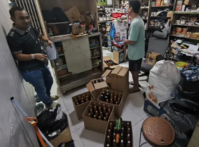 Polres Sukabumi Kota Sita 159 Botol Miras Ilegal di Wilayah Cisaat dan Citamiang