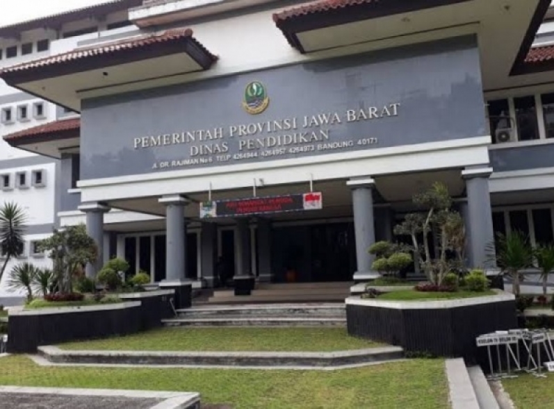 Pejabat Pengadaan di Bidang PKPLK Disdik Jabar Kangkangi UU 14 Tahun 2008