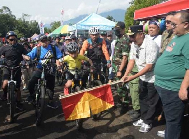 “Bedegong Mountain Bike” Wagub Uu: Kesehatan Lahir Batin Penting