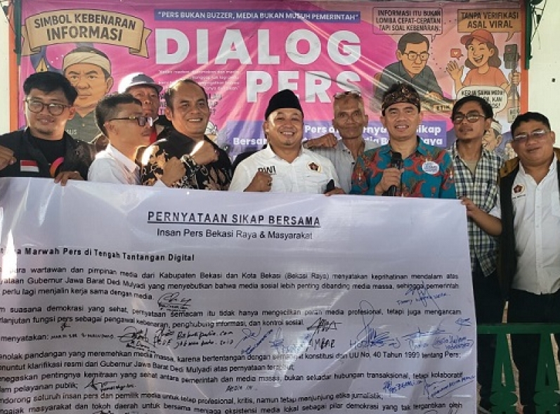 Ratusan Insan Pers Bekasi Raya Desak KDM Klarifikasi Terkait Statemen Tidak Ingin Kerjasama Dengan Media