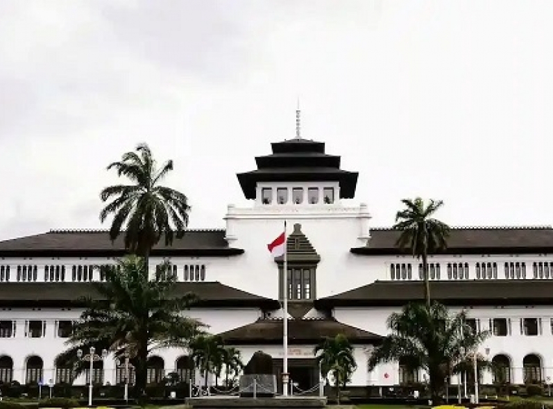 Pemprov Jabar&ndash;Kota Bandung Kompak Tata Gedung Sate dan Monju, hingga PKL