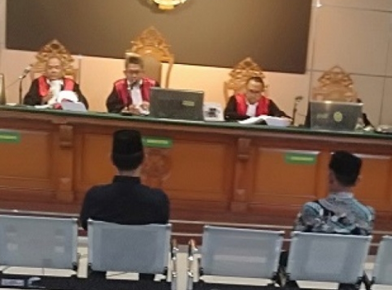 Hakim Jatuhi Vonis Eks Bupati Bekasi Ade Kuswara Kunang 6 Tahun Penjara dan Hak Politik Dicabut
