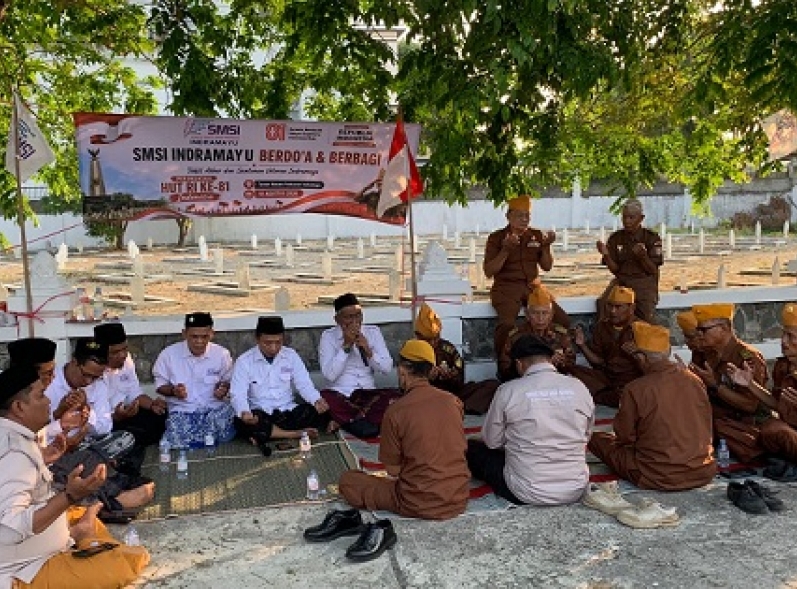 Peringati HUT RI ke 81 SMSI Indramayu Berdoa dan Berbagi dengan Veteran dari LVRI