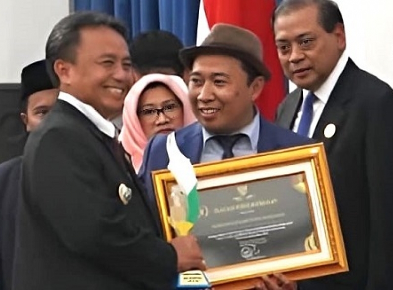 Kabupaten Sumedang Mendapat Penghargaan Sebagai Kabupaten Paling Informatif di Jabar