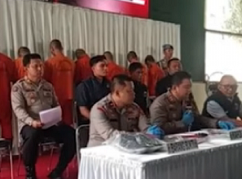 Polres Sumedang Ringkus 8 Pelaku Penyekapan dan Penganiayaan yang Berujung Maut