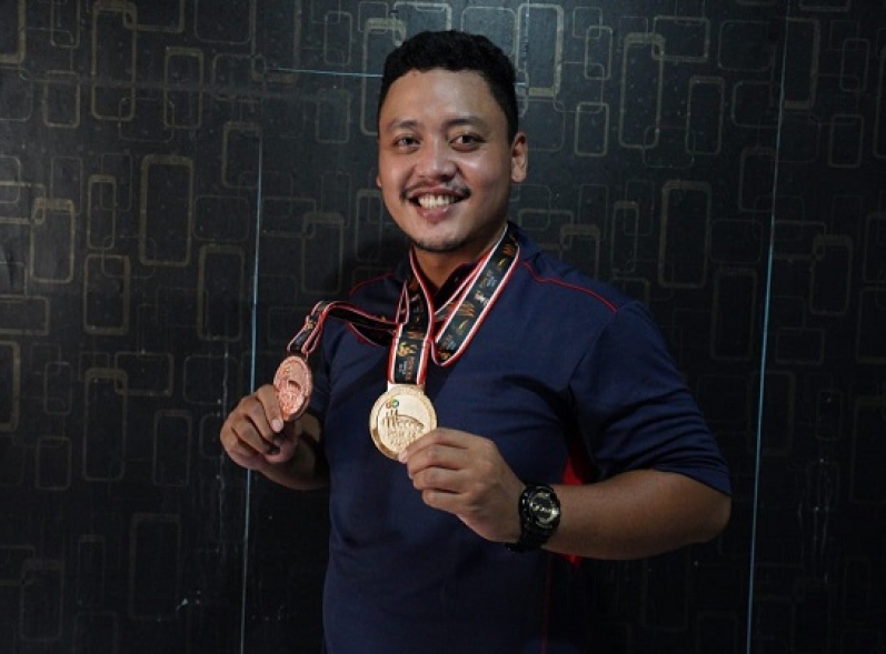Atalia Ridwan Kamil Kunjungi Kediaman Peraih Tiga Medali Emas PON