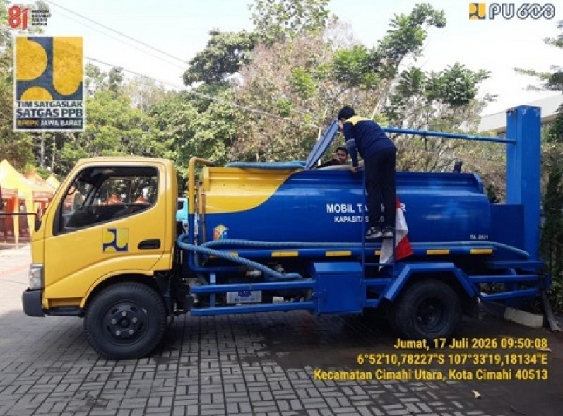 Kementerian PU Salurkan Air Bersih untuk Warga Terdampak Kekeringan di Cimahi Jawa Barat